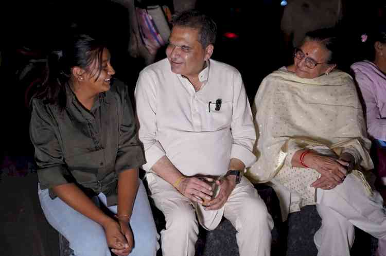 MP Arora Promises Support to Tea Vendor’s Daughter studying in 12th Grade