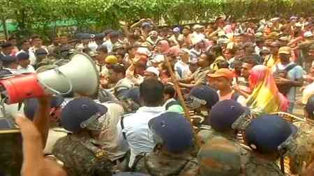 WBSSC recruitment case: Tension at Bengal education department as protesting job losers forcefully enter HQ