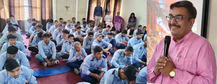 प्रो. आशीष दहिया ने विद्यार्थियों को दी पोषण युक्त आहार के लाभों की जानकारी