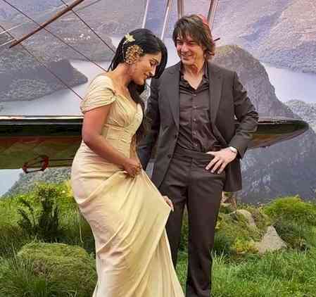 Niharika NM shares a heart-warming moment with Tom Cruise 