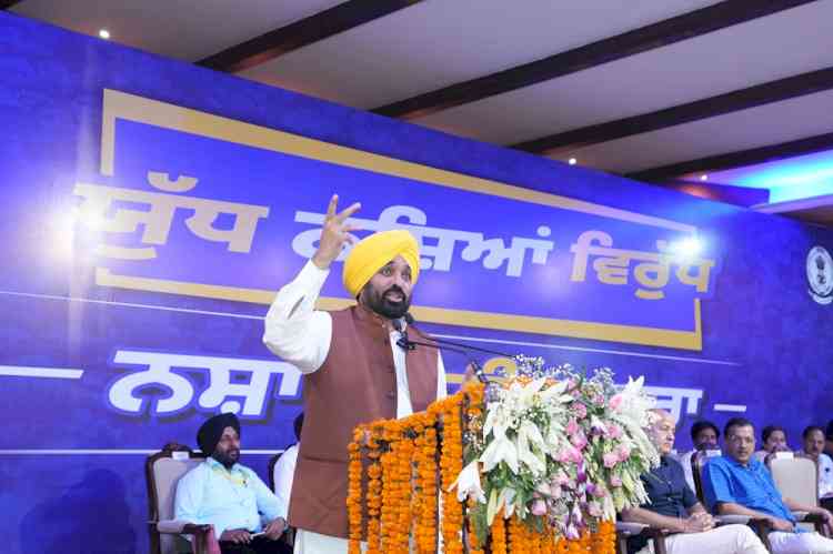Act as watchdogs to check the menace of drugs and save our coming generations: Bhagwant Mann and Kejriwal urge people
