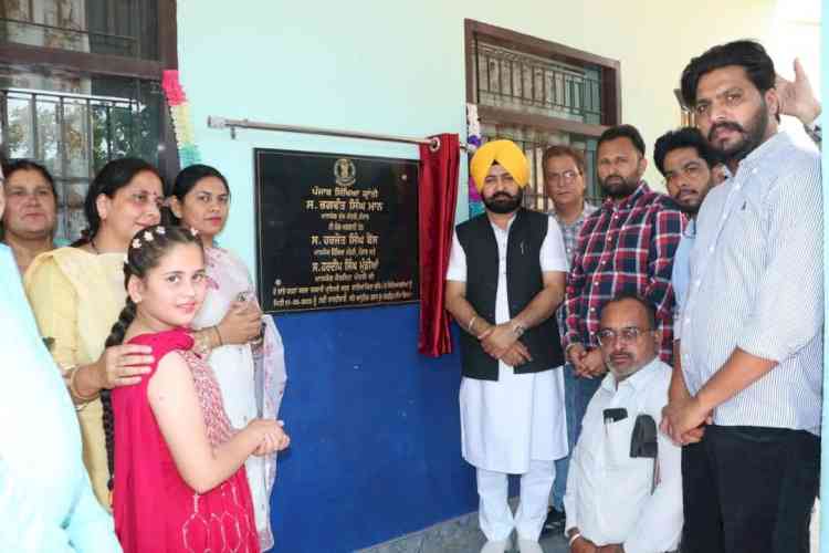 Cabinet Minister Hardeep Singh Mundian dedicates infrastructure development projects worth Rs 57.63 lakh in six govt schools
