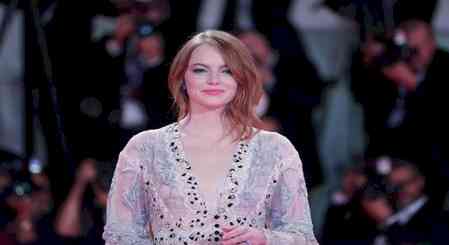 Emma Stone went down the rabbit hole of social media conspiracy theories for ‘Eddington’ role