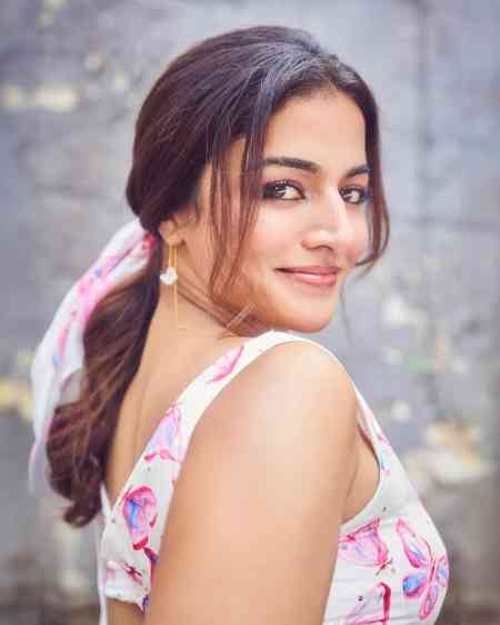 Wamiqa Gabbi calls working with Akshay Kumar, Priyadarshan ‘childhood dream’  