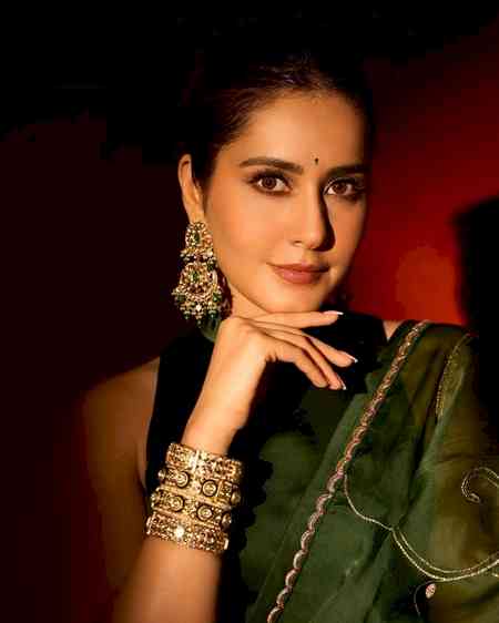 Raashii Khanna talks about best friend Vaani Kapoor: It's real friendship 