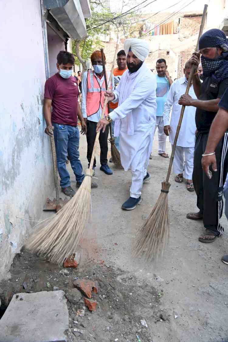 MLA Sidhu leads special cleanliness drive in Dr Ambedkar Nagar; reiterates commitment to ensure hygiene