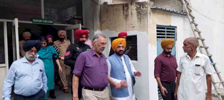 Health Minister Dr. Balbir Singh visits Khanna civil hospital, terms baseless allegations of negligence against doctors & contrary to the facts on ground