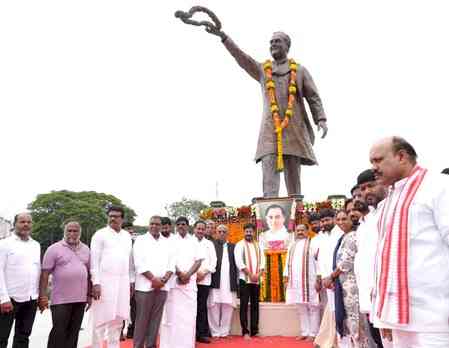 PM Modi backed down in dealing firmly with Pakistan, says Telangana CM