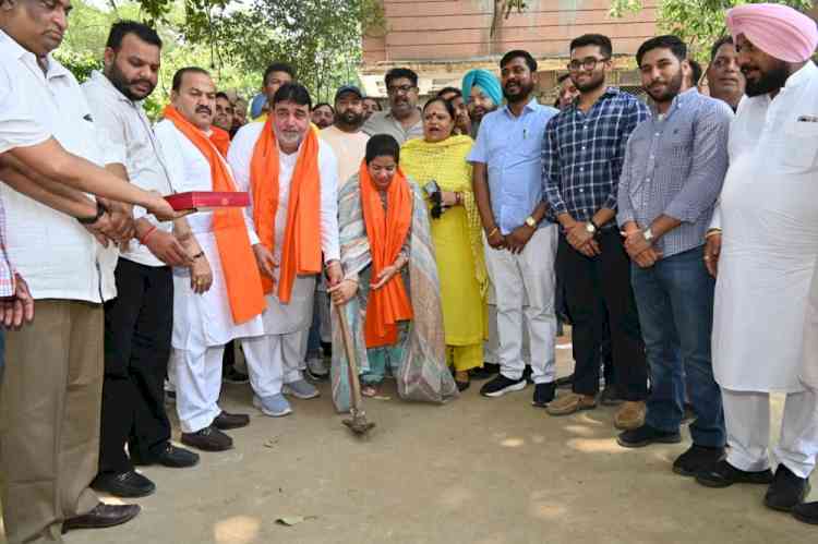 MLA Prashar, Mayor and Sr Dy Mayor kick start project to renovate Zone B office building of MC