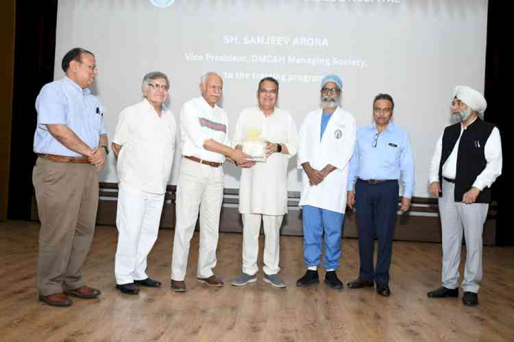 MP Arora applauds role of Nursing Staff, Ward Boys, Security Personnel and Class IV employees in quality healthcare  