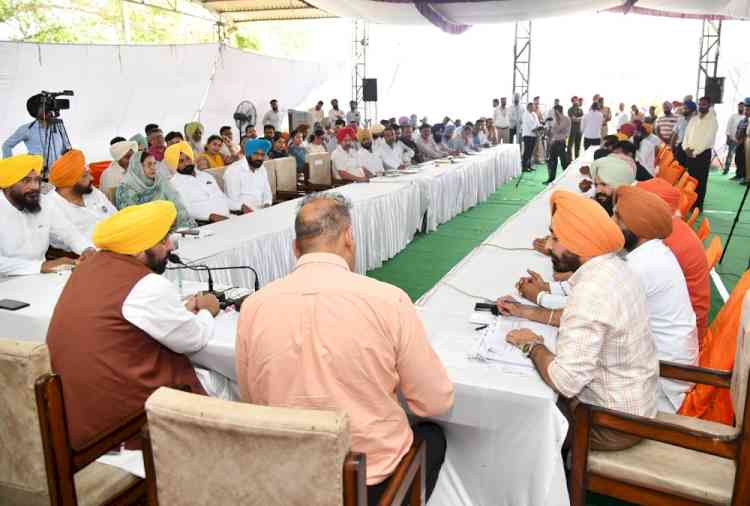 Lok Milnis aimed at giving fillip to development of villages and redressing grievances of people: CM