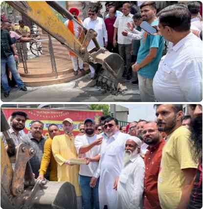 MLA Prashar kick starts project to install high mast lights at Baba Than Singh chowk and Ghatti Mohalla chowk