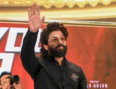 Allu Arjun has a special gift for his first director Raghavendra Rao Garu