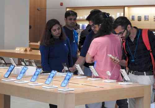 Apple expanding India manufacturing shows global confidence in country: Rajeev Chandrasekhar