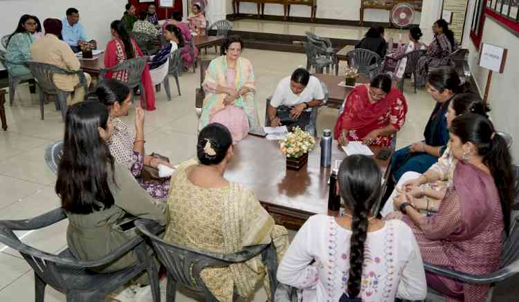 KMV Collegiate Sr. Sec. School organises Parent-Teacher Meeting  