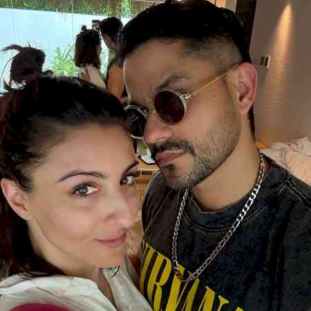 Soha Ali plants a birthday kiss on Kunal Kemmu; Kareena Kapoor calls her brother-in-law ‘hottest director in town’