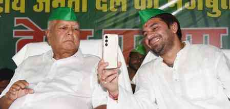 Lalu Prasad Yadav expels son Tej Pratap from RJD for six years for ‘immoral behaviour’