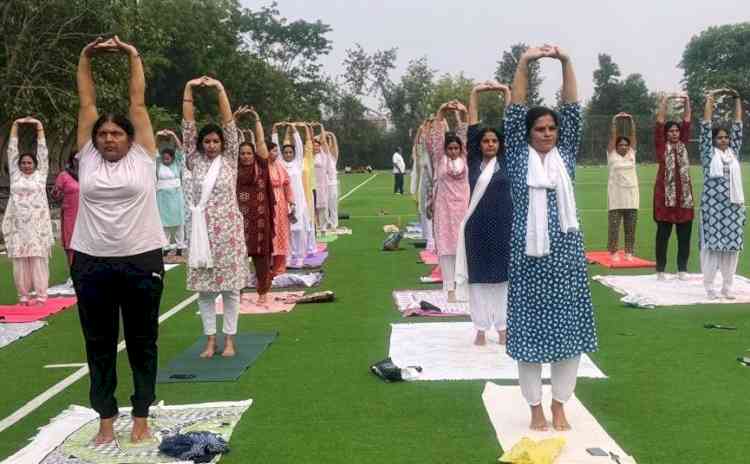 जिला प्रशासन एवं आयुष विभाग द्वारा 11वें अंतर्राष्ट्रीय योग दिवस की तैयारियां जारी
