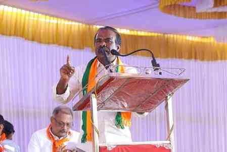 'Pakistani' remark against officer by BJP leader triggers row in K'taka; cops prepare to initiate action