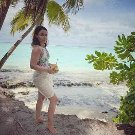 Soha Ali Khan enjoys a trip to the Island with hubby Kunal Kemmu & daughter Inaaya 