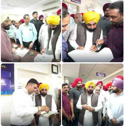 CM Conducts Surprise Check at Sub Registrar Office in Mohali