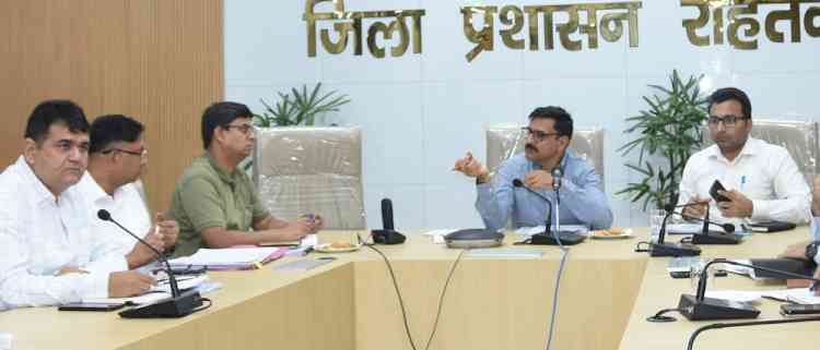 शामलात भूमि पर अवैध रूप से बनाए गए मकानों को नियमानुसार कराएं नियमितः उपायुक्त धर्मेंद्र सिंह