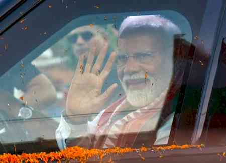 PM Modi holds key party meeting in Patna after grand roadshow