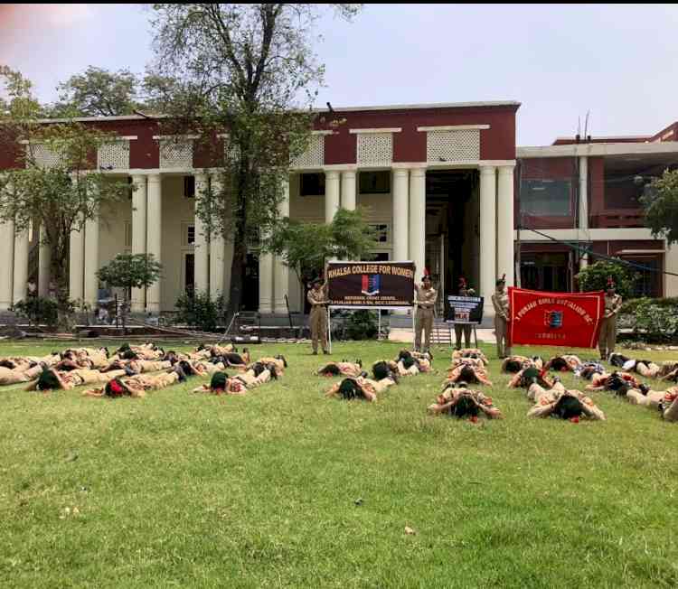 Mock drill by 3 Punjab Girls Battalion NCC Ludhiana