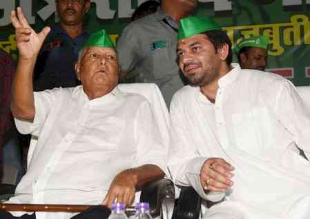 My whole world is just you two: Tej Pratap's message to Lalu Yadav, Rabri Devi