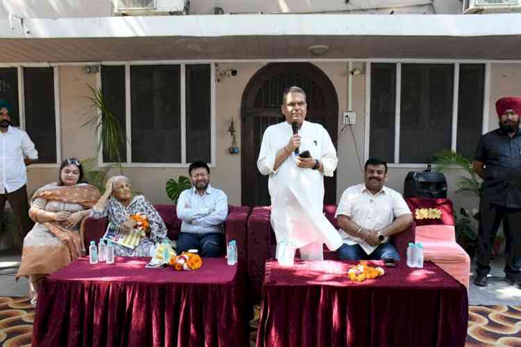 Minister Dr Ravjot Singh Hails Arora as ‘Superhero of Development’