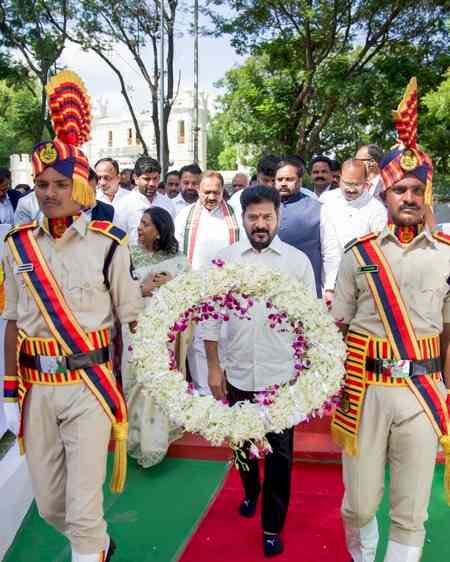 Unfurling of Tricolour, tributes to martyrs mark Telangana Formation Day