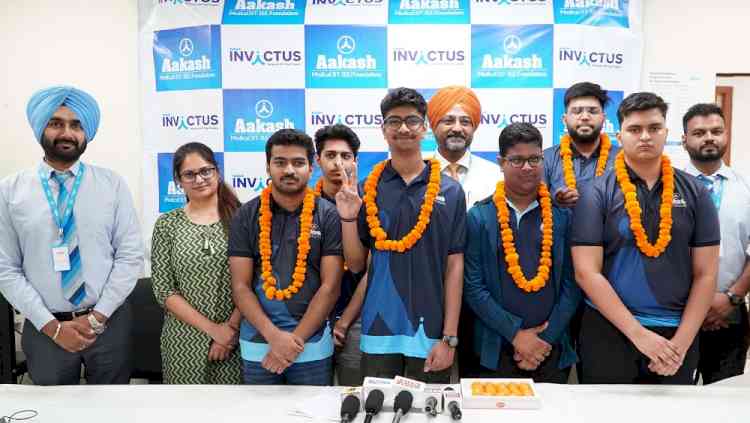 Keshav Bansal from Aakash Educational Services Limited (AESL), Chandigarh, Secures AIR 382 in JEE Advanced 2025