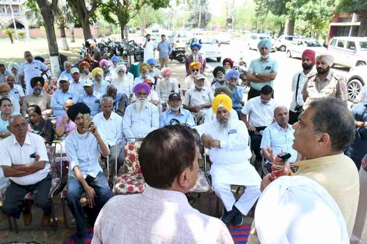 AAP’s MP Arora Meets Pensioners at PAU