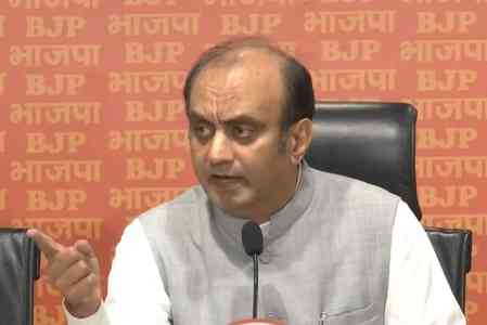 BJP presents 'surrender' list of ex-Cong govts, says Rahul Gandhi's remarks hurt India's self-respect 