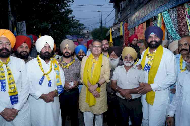 MP Arora Draws Overwhelming Public Support During Padyatras