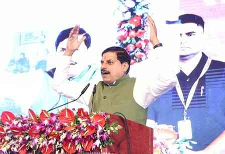 Rahul Gandhi must apologise to PM Modi: MP CM on ‘surrender’ remarks (Lead) 