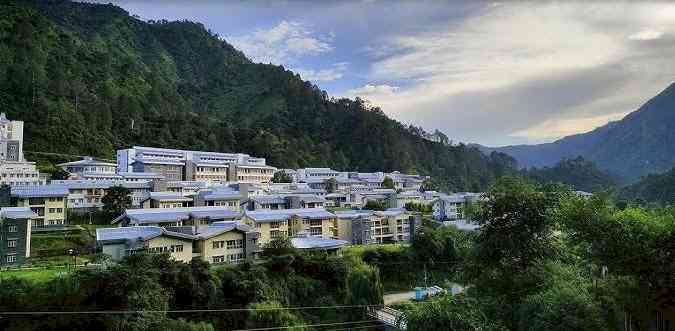 IIT Mandi Signs MoU with Art of Living Foundation to Advance Research in Consciousness and Mental Well-being
