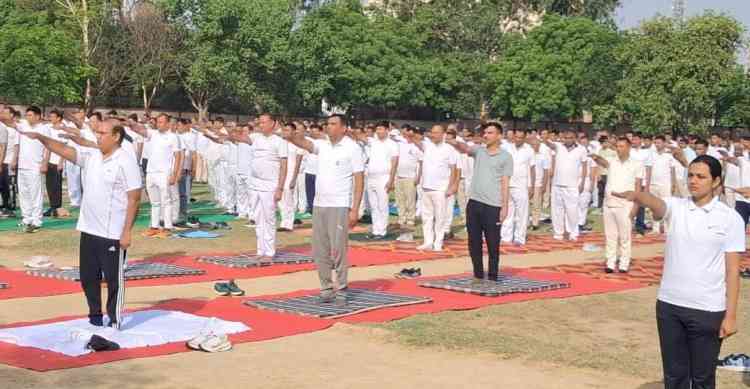 तनाव व चिंता प्रबंधन में सहायक है योगः आईजी वाई. पूरन कुमार