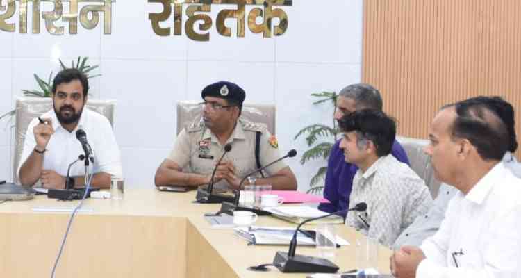 समाधान शिविरों में उपस्थिति सुनिश्चित करें अधिकारीः एडीसी नरेंद्र कुमार