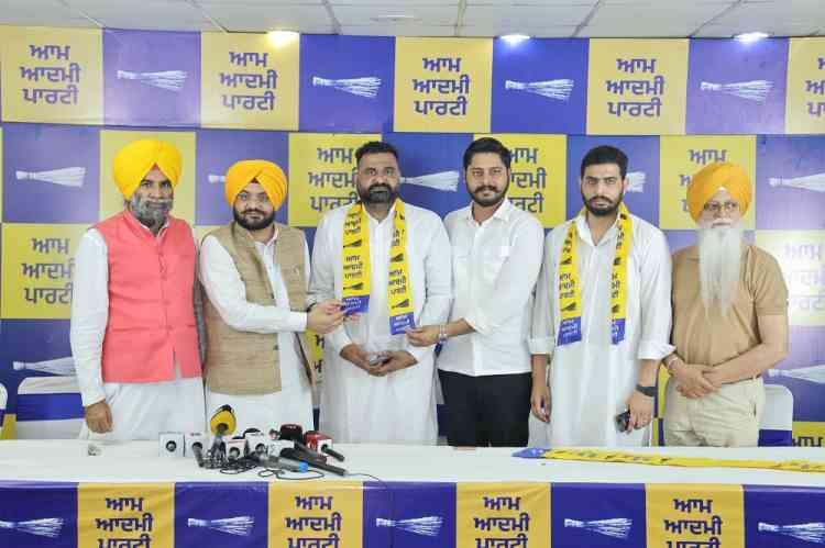 Councilor Sunny Master Quits Congress, Rejoins Aam Aadmi Party