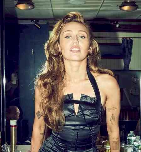 Miley Cyrus shares story behind her new tattoo
