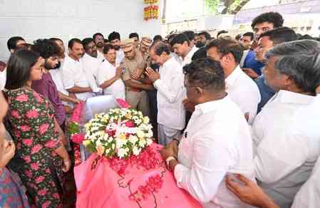 KCR breaks down while paying last respects to BRS MLA