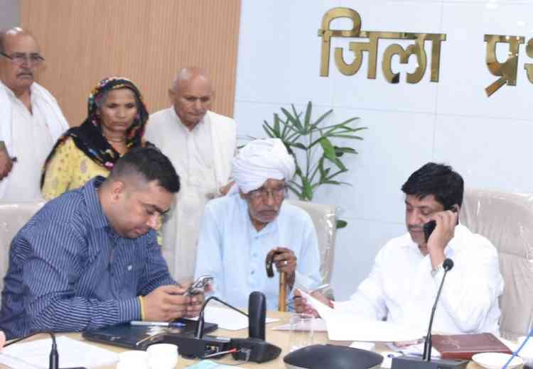 एसडीएम आशीष कुमार ने समाधान शिविर की शिकायतों के निपटारे बारे दिए निर्देश