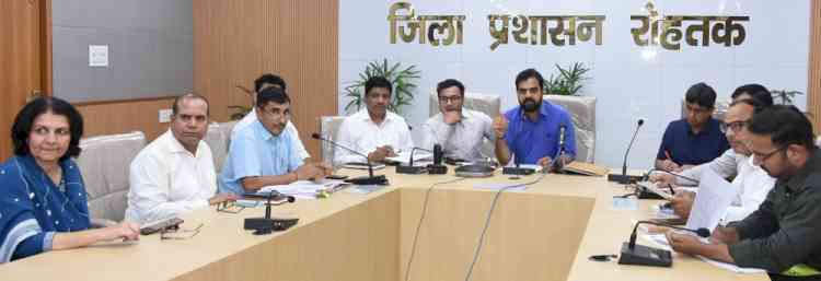अंतर्राष्ट्रीय योग दिवस के लिए विभागाध्यक्ष करवाए ज्यादा से ज्यादा पंजीकरणः एडीसी नरेंद्र कुमार