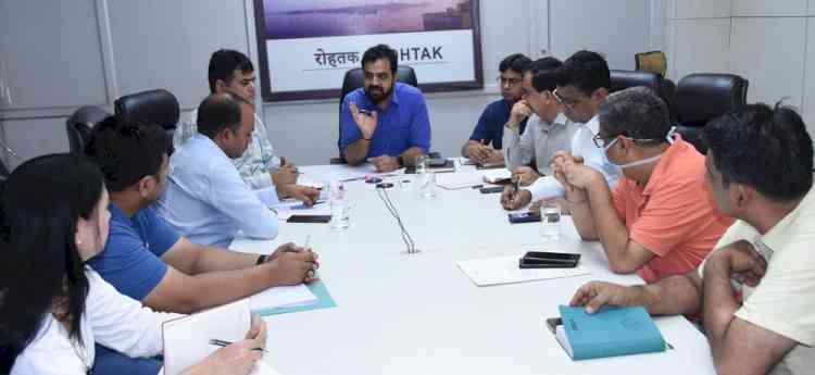 एडीसी नरेंद्र कुमार ने किया एक पेड़ मां के नाम अभियान को सार्थक बनाने का आह्वान
