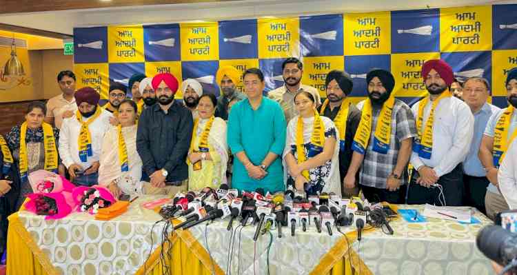 Growing Support for AAP in Ludhiana West, Hundreds New Members Joining the Party Every Day