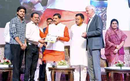 All govt buildings in Madhya Pradesh to have solar rooftops by 2025-end