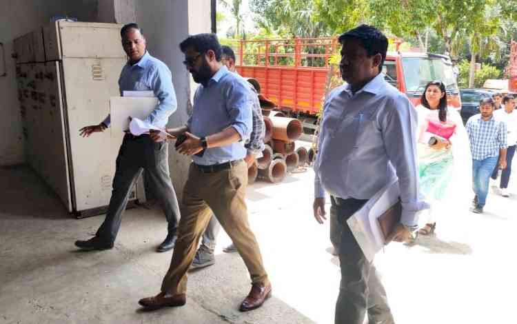 मंडलायुक्त मीणा ने ड्रेनों के शेष बचे कार्य को 20 जून तक पूरा करने के निर्देश दिए