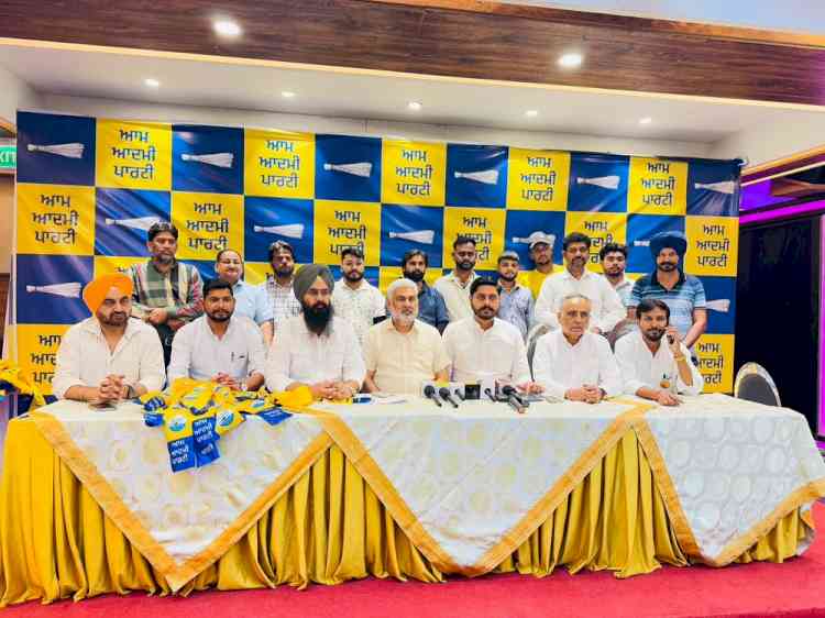 Congress Suffers a Major Blow in Ludhiana West! Hundreds of Congress Leaders Join AAP