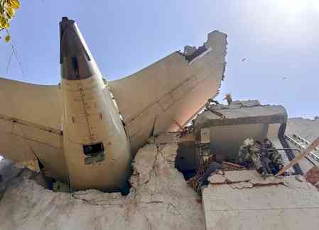 It is a heart-rending disaster: President, VP express grief over Air India plane crash